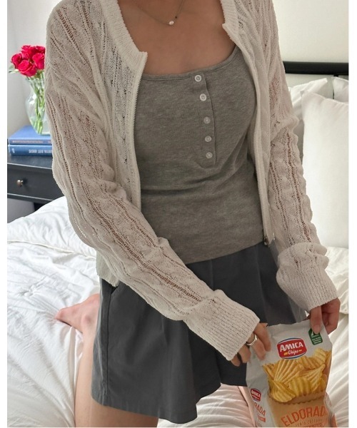 3.3 Field Trip （3.3フィールドトリップ）の「3.3 Field Trip／ボタンTOP（カップ付）（キャミソール・レディース・アイボリー/グレー/ブラック・FREE）」の3枚目の写真