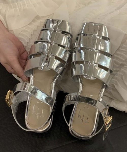 AMELY(エミリー)の「スクエアトゥグルカサンダル(サンダル・レディース・ブラック/シルバー/ゴールド/ベージュ/アイボリー・35/36/37/38/39)」の7枚目の写真