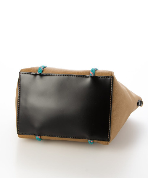 cache cache(カシュ カシュ)の「カシュカシュ cachecache / コーティングキャンバスロープハンドルトート(トートバッグ・レディース・アイボリー/ブラック/ベージュ・FREE)」の8枚目の写真