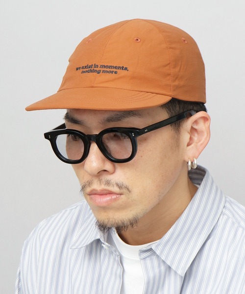 Basiquenti(ベーシックエンティ)の「コットンナイロン 英字刺繍 フラットバイザー キャンプキャップ(キャップ・メンズ・ブラック/グレー/オレンジ・FREE)」の9枚目の写真