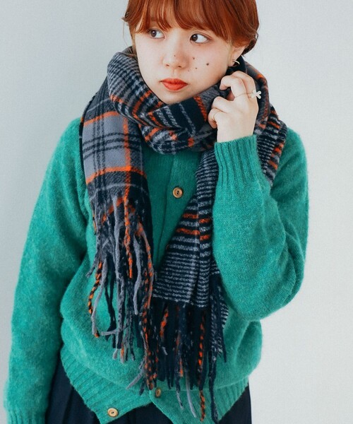 BEAMS BOY（ビームスボーイ）の「大判 2トーン チェック ストール（マフラー・レディース・グレー/レッド/グリーン・ONE SIZE）」の2枚目の写真