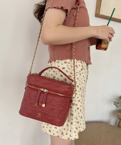 one after another NICE CLAUP（ワンアフターアナザーナイスクラップ）の「ハートキルティングバニティーバッグ（ショルダーバッグ・レディース・ブラック/ベージュ/ホワイト系その他/アイボリー/レッド系・FREE）」の5枚目の写真