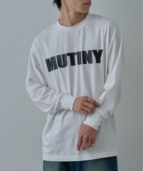 COLONY 2139（コロニートゥーワンスリーナイン）の「フロントロゴプリント長袖Tシャツ（Tシャツ/カットソー・メンズ・ブラック/ホワイト・MEDIUM/LARGE）」の2枚目の写真