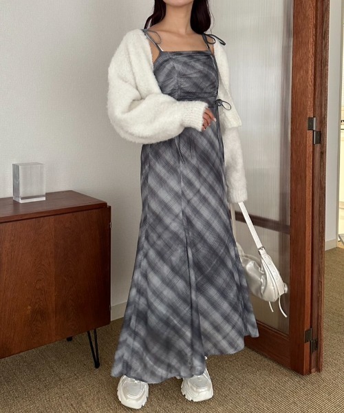 OLIVE des OLIVE(オリーブデオリーブ)の「ドロストマーメイドキャミワンピース(ワンピース・レディース・ブラウン/ブラック/ブルー/ベージュ/グレー/ブラック系その他・FREE)」の17枚目の写真