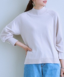 袖スリットパール調ボタンモックネックニット（静電防止・毛玉になりにくい・UVカット・タンブル乾燥OK）