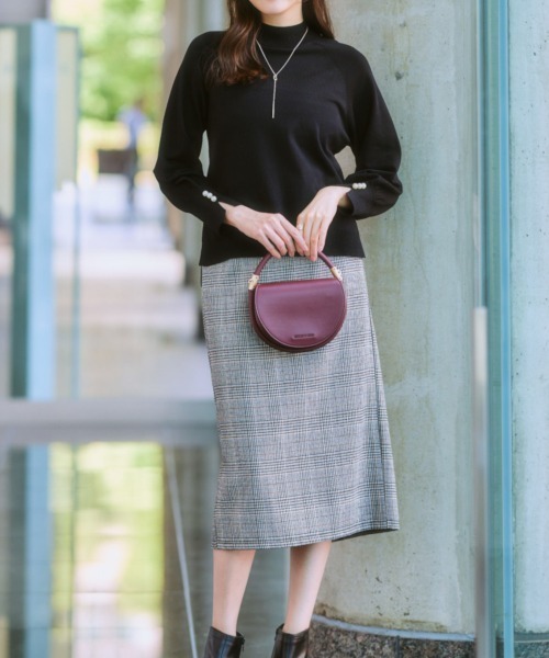 7days Life Styling（セブンデイズライフスタイリング）の「袖スリットパール調ボタンモックネックニット（静電防止・毛玉になりにくい・UVカット・タンブル乾燥OK）（ニット/セーター・レディース・グリーン系/ベージュ/ブラック/レッド系/杢グレー・LL/L/M/S）」の14枚目の写真