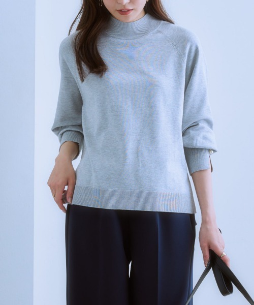 7days Life Styling（セブンデイズライフスタイリング）の「袖スリットパール調ボタンモックネックニット（静電防止・毛玉になりにくい・UVカット・タンブル乾燥OK）（ニット/セーター・レディース・グリーン系/ベージュ/ブラック/レッド系/杢グレー・LL/L/M/S）」の19枚目の写真