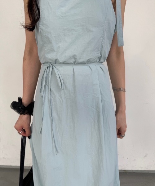 nemne store(ネンネストア)の「《Delfy》ナイロンバックシャンワンピース(ワンピース・レディース・ライトブルー/ブラック・MEDIUM/SMALL)」の20枚目の写真