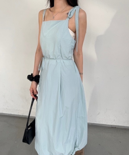 nemne store(ネンネストア)の「《Delfy》ナイロンバックシャンワンピース(ワンピース・レディース・ライトブルー/ブラック・MEDIUM/SMALL)」の15枚目の写真
