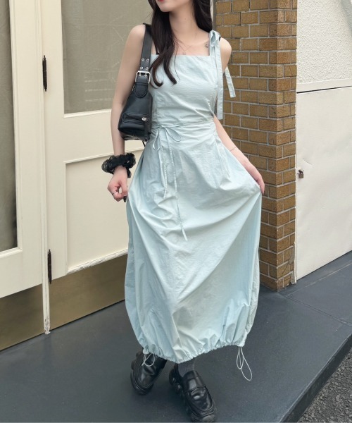 nemne store(ネンネストア)の「《Delfy》ナイロンバックシャンワンピース(ワンピース・レディース・ライトブルー/ブラック・MEDIUM/SMALL)」の12枚目の写真