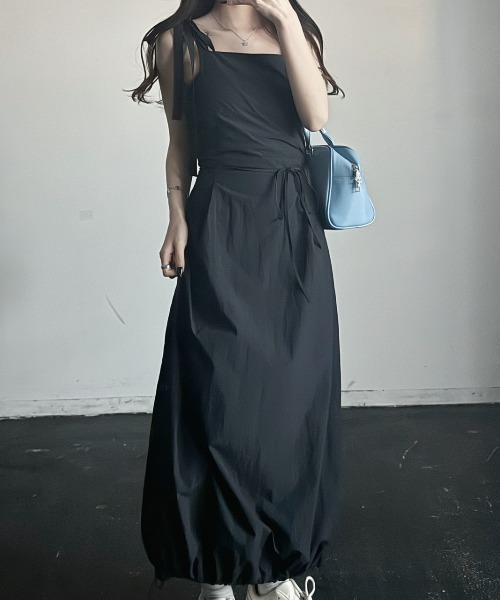 nemne store(ネンネストア)の「《Delfy》ナイロンバックシャンワンピース(ワンピース・レディース・ライトブルー/ブラック・MEDIUM/SMALL)」の7枚目の写真