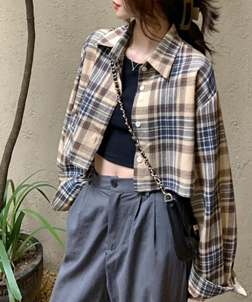 Riff(リフ)の「チェック柄ショート丈シャツ(シャツ/ブラウス・レディース・ベージュ/ネイビー・FREE)」の4枚目の写真