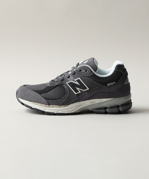 NEW BALANCE（ニューバランス）の「＜New Balance＞M2002R（スニーカー・レディース・ナチュラル/ダークグレー/モカ・22.5cm/23cm/23.5cm/24cm/24.5cm）」の2枚目の写真