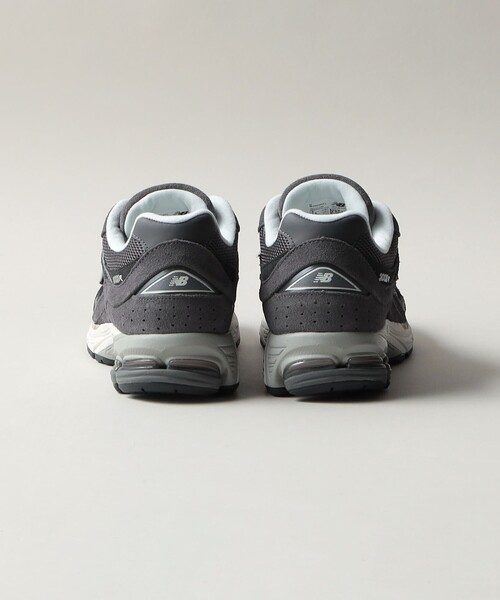 NEW BALANCE（ニューバランス）の「＜New Balance＞M2002R（スニーカー・レディース・ナチュラル/ダークグレー/モカ・22.5cm/23cm/23.5cm/24cm/24.5cm）」の7枚目の写真