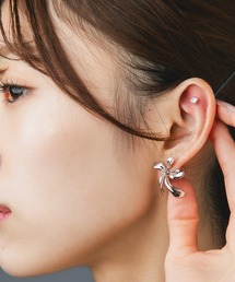 Luceat（ルーチェット）の「【金属アレルギー対応】Os　-オズ-　メタルフラワーピアス　D（ピアス（両耳用））」