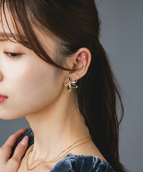 Os accessory(オズアクセサリー)の「【金属アレルギー対応】Os -オズ- メタルフラワーピアス D(ピアス(両耳用)・レディース・ゴールド/シルバー・FREE)」の14枚目の写真