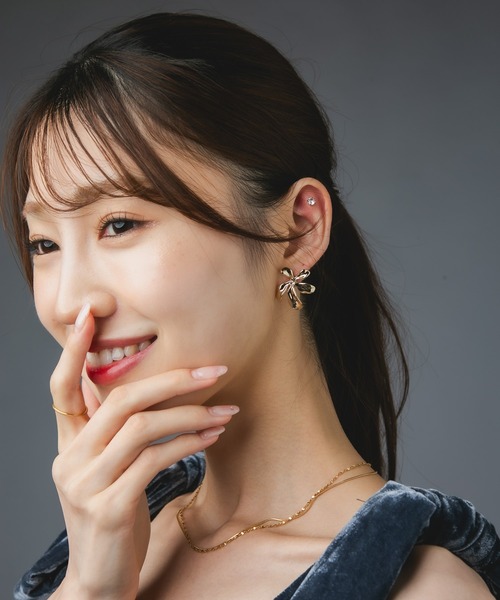 Os accessory(オズアクセサリー)の「【金属アレルギー対応】Os -オズ- メタルフラワーピアス D(ピアス(両耳用)・レディース・ゴールド/シルバー・FREE)」の17枚目の写真