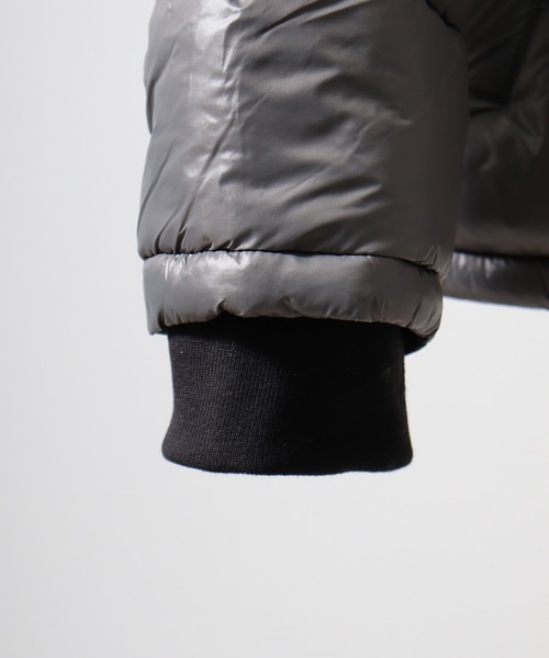 SUGGESTION(サジェッション)の「Silent-processed padded hood jacket / シレー加工 中綿フードジャケット unisex(ダウンジャケット/コート・メンズ・ダークブルー/ブラック/ガンメタ・M/L/LL)」の9枚目の写真