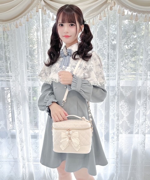 ROJITA（ロジータ）の「セパレートケープロングスリーブワンピース（ワンピース・レディース・ボルドー/ブルー/ブラック・FREE）」の4枚目の写真