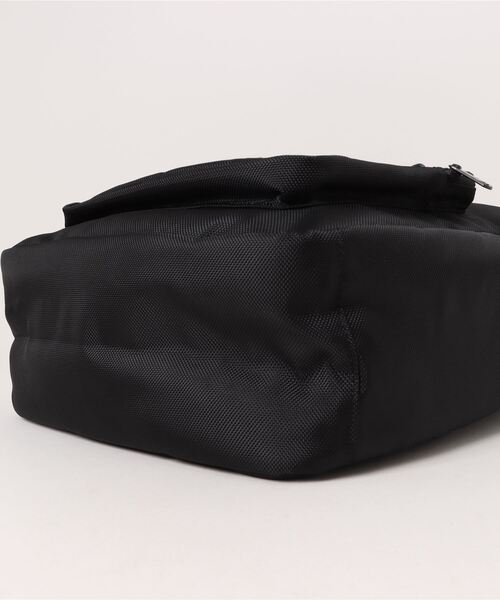 FRED PERRY(フレッドペリー)の「Ballistic Nylon Backpack(バックパック/リュック・メンズ・ブラック・ONE SIZE)」の7枚目の写真