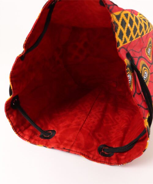 UNBILLION（アンビリオン）の「アフリカンスクエアー AFRICANSQUARE / パーニュ巾着（ショルダーバッグ・レディース・ブルー/レッド/ホワイト・FREE）」の11枚目の写真