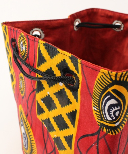 UNBILLION（アンビリオン）の「アフリカンスクエアー AFRICANSQUARE / パーニュ巾着（ショルダーバッグ・レディース・ブルー/レッド/ホワイト・FREE）」の7枚目の写真