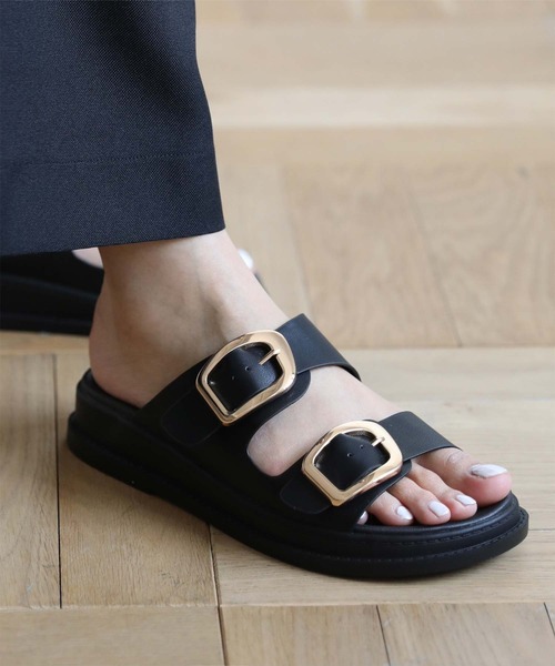 登場! メタルバックルフラットサンダル（サンダル）｜ur's（ユアーズ 靴