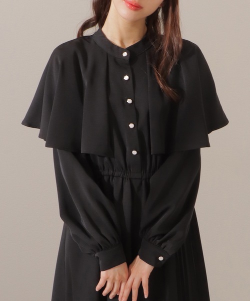 Lace Ladies(レースレディース)の「ケープカラー サイド プリーツ マキシ ワンピース(ワンピース・レディース・ブラック/アイボリー/ブルーグレー・FREE/S)」の1枚目の写真