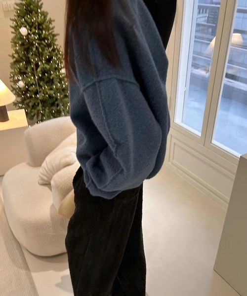 LYEON(リヨン)の「ブークレスタンドリブプルオーバー/アウトシームハイネックトップス/クロップドオーバートレーナー(その他トップス・レディース・アイボリー/ブルー/グレー・FREE)」の15枚目の写真