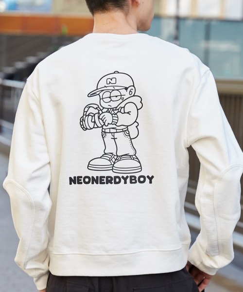 WEGO（ウィゴー）の「WEGO/THEBOYエルボーパッチクルーネックプルオーバー（スウェット・メンズ・ブラック/ホワイト/杢グレー・LARGE/MEDIUM）」の21枚目の写真