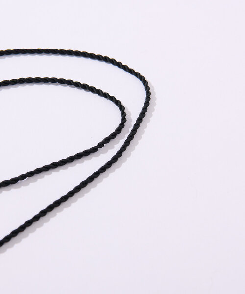 RIVE DROITE（リヴドロワ）の「【コーデが華やぐ】シルクコードパールラリエット（ネックレス・レディース・ブラック・FREE）」の12枚目の写真