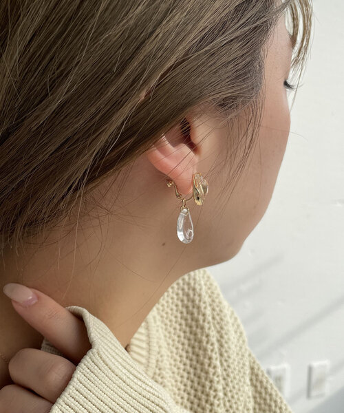 HM　イヤリング　ゴールド系　クリア　ドロップ GOLDY（ゴールディ）の「〈GOLDY/ゴールディ〉クリアドロップ