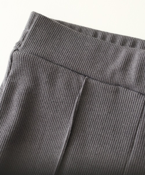 SpRay（スプレイ）の「テレコ裾フリルフレアパンツ（その他パンツ・レディース・ブラック/アイボリー/チャコールグレー・FREE）」の18枚目の写真