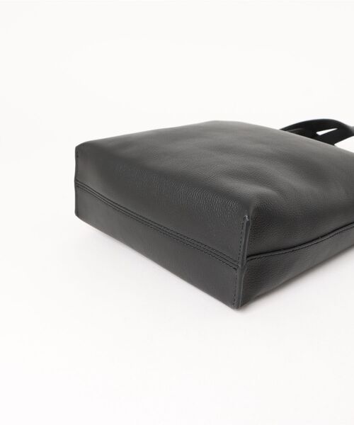 A.P.C.（アーペーセー）の「CABAS MAIKO SMALL（ショルダーバッグ・レディース・ブラック・ONESIZE）」の3枚目の写真