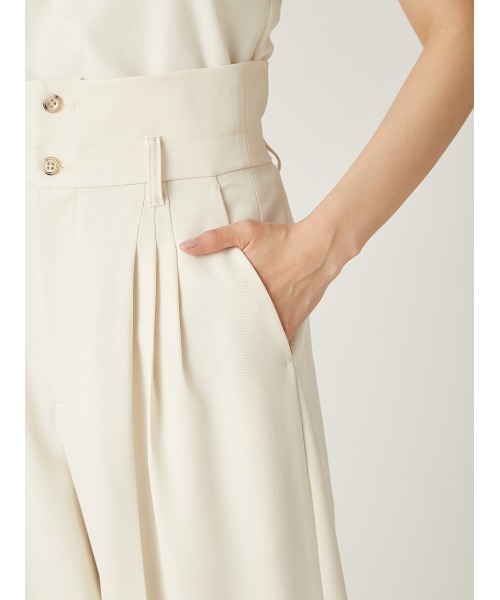 FRAY I.D(フレイアイディー)の「スリータックハイウエストワイドパンツ(その他パンツ・レディース・ネイビー/ベージュ/アイボリー・0/1)」の8枚目の写真