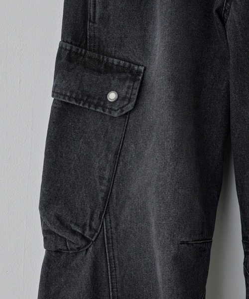 WYM LIDNM（ウィム バイ リドム）の「VINTAGE WASHED DENIM CURVED CARGO（デニムパンツ・メンズ・ブラック/インディゴブルー・L/M/S）」の22枚目の写真