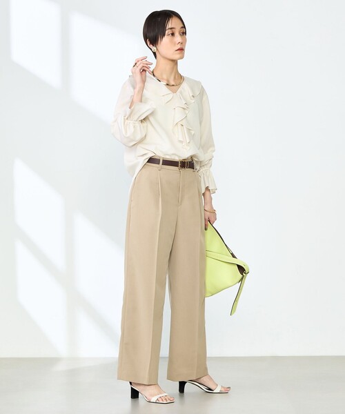 NOLLEY’S(ノーリーズ)の「【追加】(CLASSY5月号掲載)ラッフル衿とろみブラウス(シャツ/ブラウス・レディース・ネイビー/オフホワイト/ブルー/ホワイト系その他2/ベビーピンク・38)」の13枚目の写真