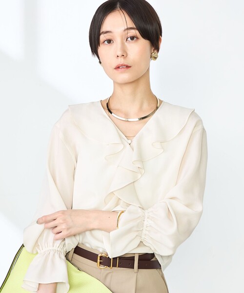 NOLLEY’S(ノーリーズ)の「【追加】(CLASSY5月号掲載)ラッフル衿とろみブラウス(シャツ/ブラウス・レディース・ネイビー/オフホワイト/ブルー/ホワイト系その他2/ベビーピンク・38)」の15枚目の写真