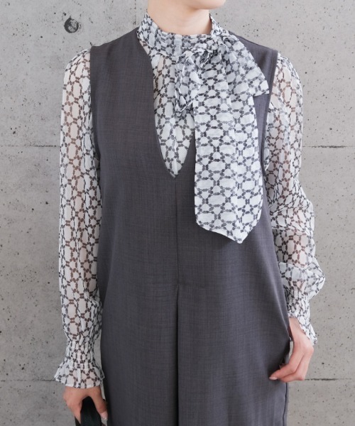 aquagarage（アクアガレージ）の「総柄長袖ボウタイブラウス（シャツ/ブラウス・レディース・ホワイト/ブラック・L/M）」の7枚目の写真