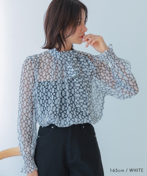 aquagarage（アクアガレージ）の「総柄長袖ボウタイブラウス（シャツ/ブラウス・レディース・ホワイト/ブラック・L/M）」の3枚目の写真