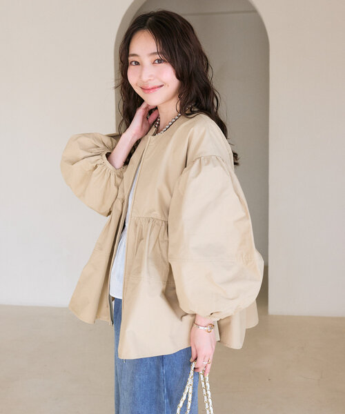 La boutique BonBon（ラブティックボンボン）の「ギャザーボリュームブルゾン（ブルゾン・レディース・ライトベージュ/ホワイト・FREE）」の18枚目の写真