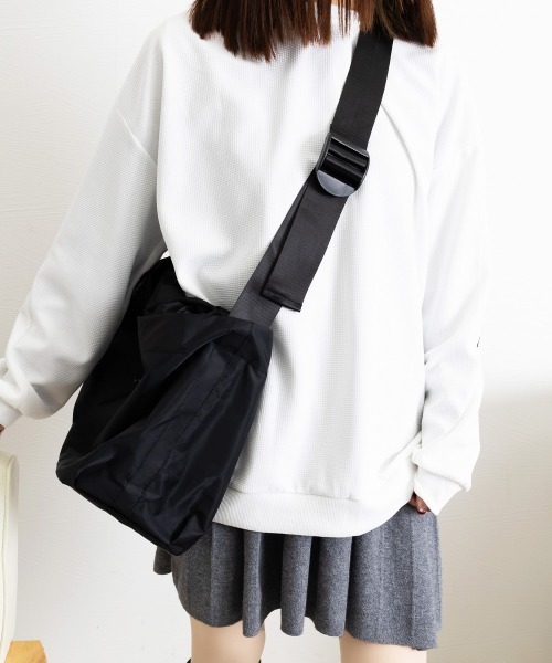 Miniministore（ミニミニストア）の「ショルダーバッグ 大容量 ナイロン鞄 黒（ショルダーバッグ・レディース・ブラック・FREE）」の10枚目の写真