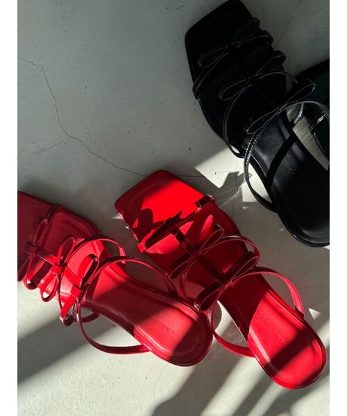 LAGUNAMOON(ラグナムーン)の「リボンストラップウエッジサンダル(サンダル・レディース・ブラック/レッド・SMALL/MEDIUM)」の4枚目の写真