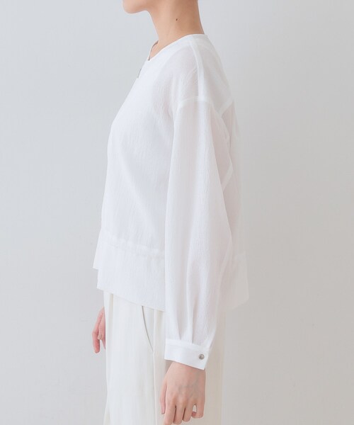 INDIVI（インディヴィ）の「【洗える／凹凸素材】ドロストデザインショート丈ブルゾン（ブルゾン・レディース・ホワイト/ブラック・38/34/05/15 /13）」の13枚目の写真