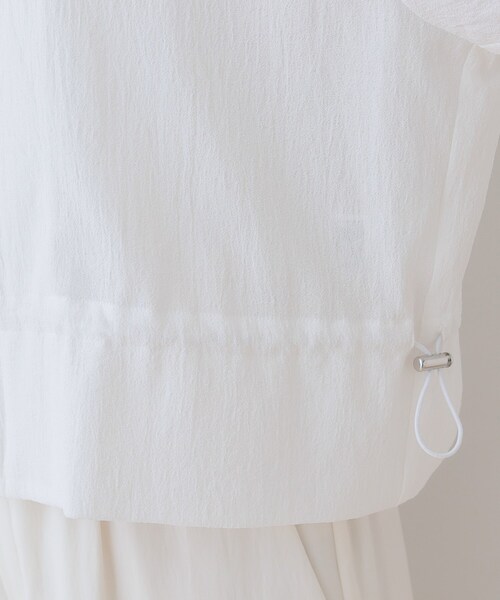 INDIVI（インディヴィ）の「【洗える／凹凸素材】ドロストデザインショート丈ブルゾン（ブルゾン・レディース・ホワイト/ブラック・38/34/05/15 /13）」の17枚目の写真