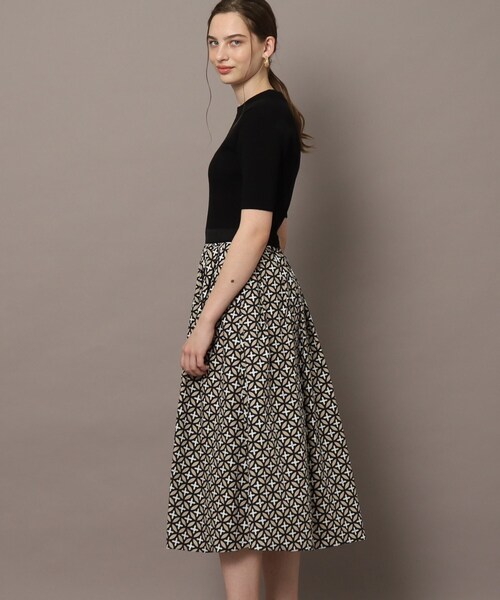 DRESSTERIOR（ドレステリア）の「【着映え/洗える】オーバーラップサークルリブニットコンビドレス（ワンピース・レディース・ベージュ系・34/36/38）」の4枚目の写真