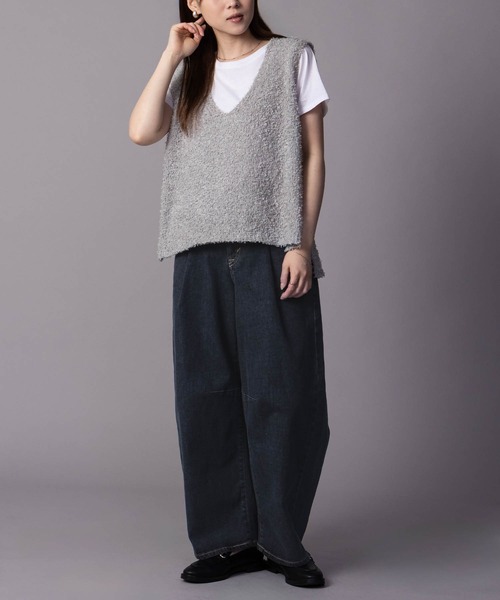 SOMETHING(サムシング)の「SOMETHING HANA TUCK CURVE PANTS(デニムパンツ・レディース・ブルー系その他/インディゴブルー/ブラック系/ベージュ系・XS/S/M)」の5枚目の写真