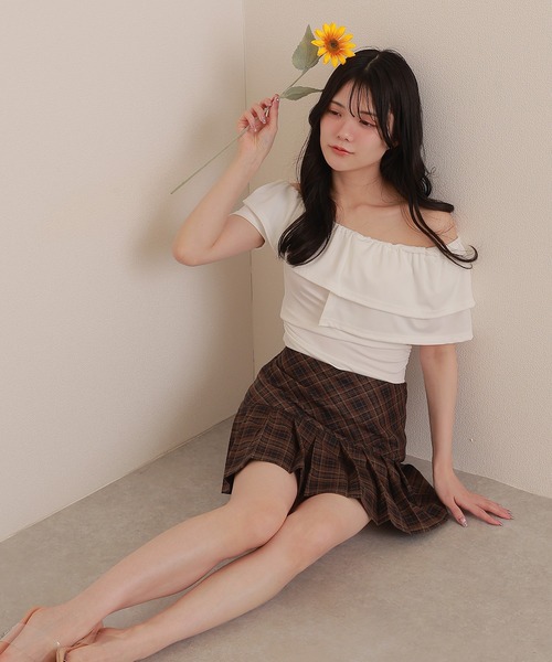 M DOLLY(エムドリー)の「asymmetry frill offshoulder tops/アシンメトリーフリルオフショルダートップス(Tシャツ/カットソー・レディース・ブラック/ブルー/ホワイト/ピンク・S/M)」の5枚目の写真
