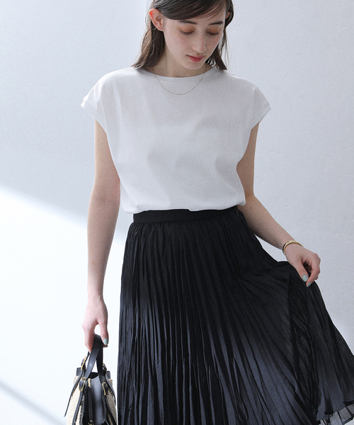 La TOTALITE(ラトータリテ)の「【洗える】接触冷感フレンチカットソー(Tシャツ/カットソー・レディース・ホワイト/ブラック/サックスブルー/チャコールグレー・FREE)」の21枚目の写真