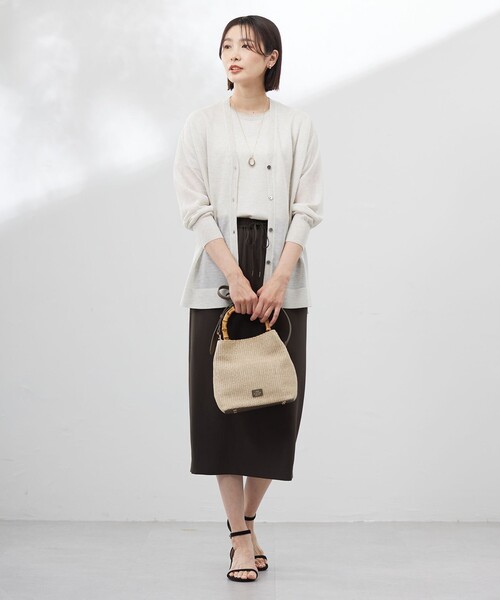 J.PRESS(ジェイプレス)の「【WEB限定カラーあり・洗える・接触冷感・吸水速乾】Lightジョーゼット ナロー スカート(スカート・レディース・ベージュ系/ダークブラウン系/ネイビー系・T13/T15)」の12枚目の写真